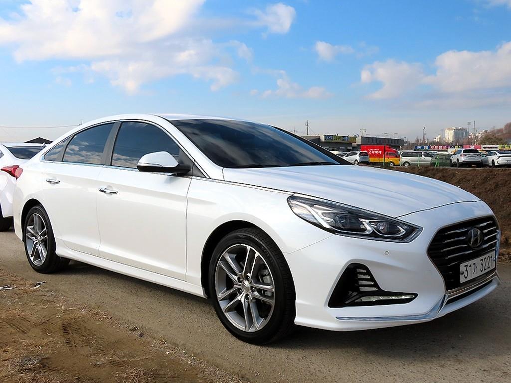 HYUNDAI Sonata - Vista 2