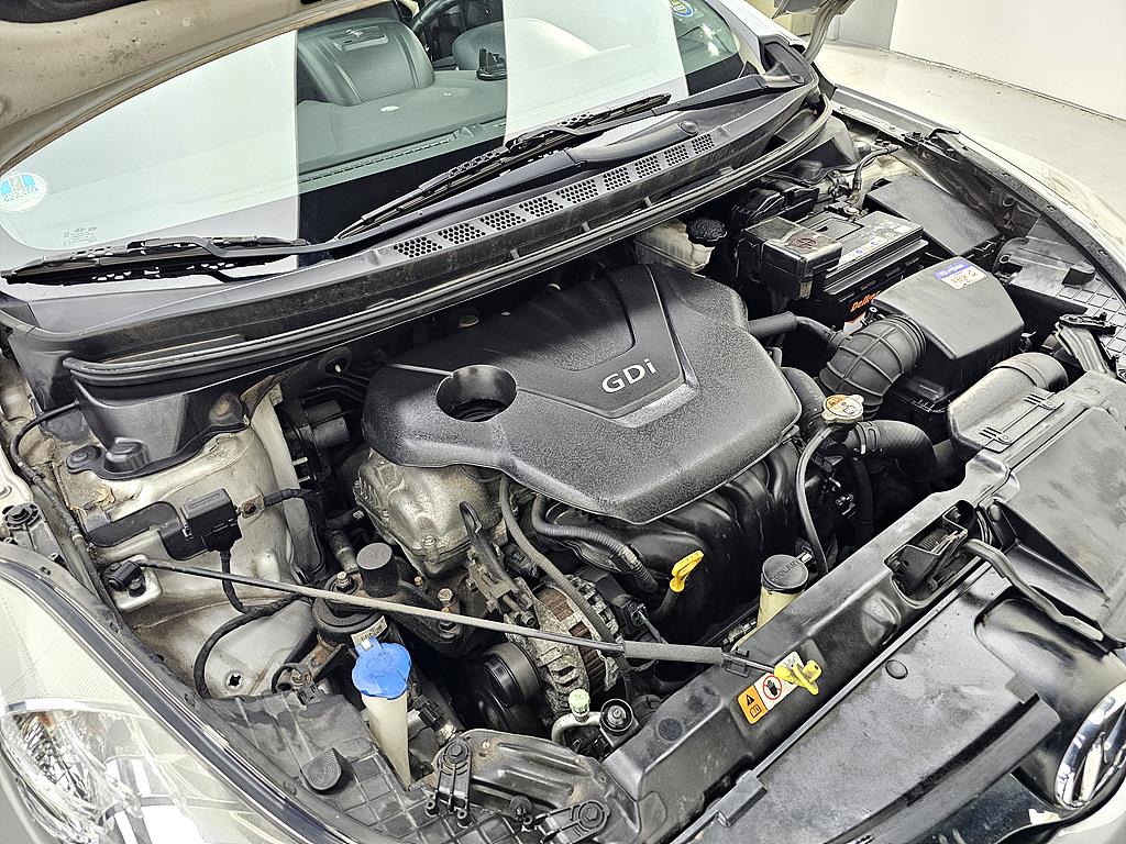 HYUNDAI Avante - Vista 6