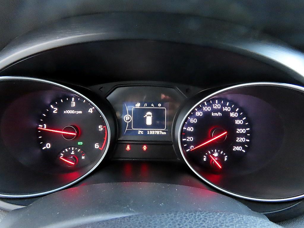 KIA Carnival - Vista 10