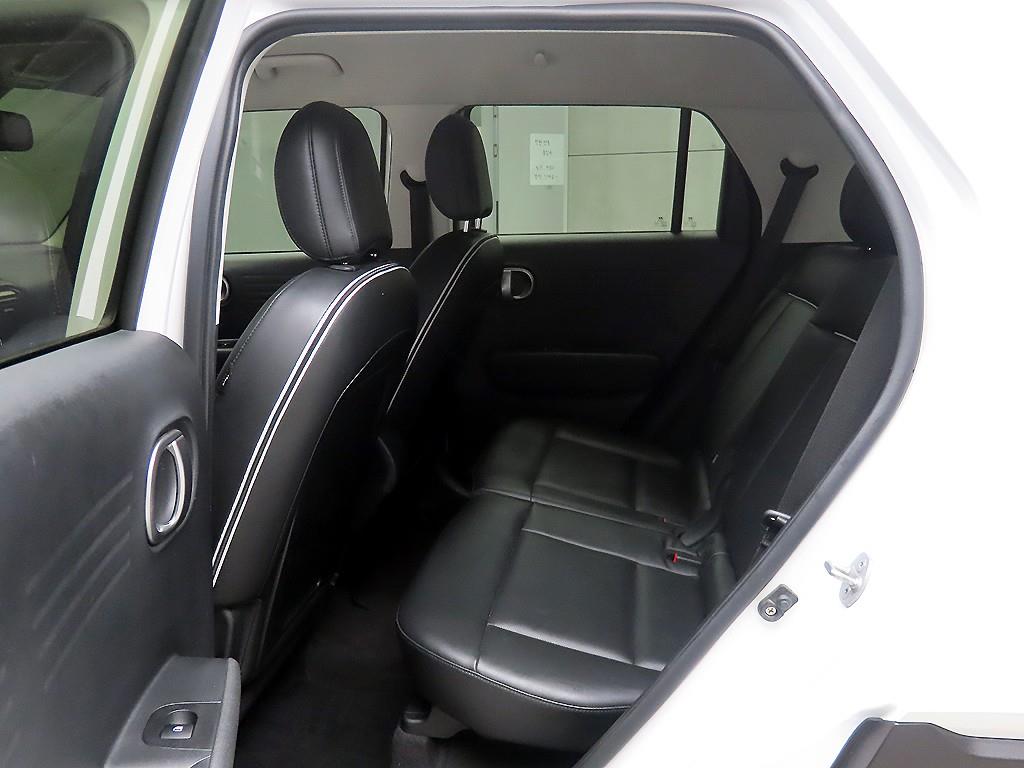 HYUNDAI Casper - Vista 6