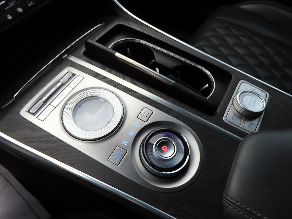 Genesis GV80 - Vista 11