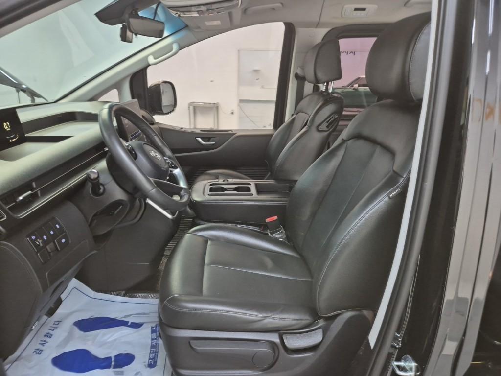 HYUNDAI Staria - Vista 11