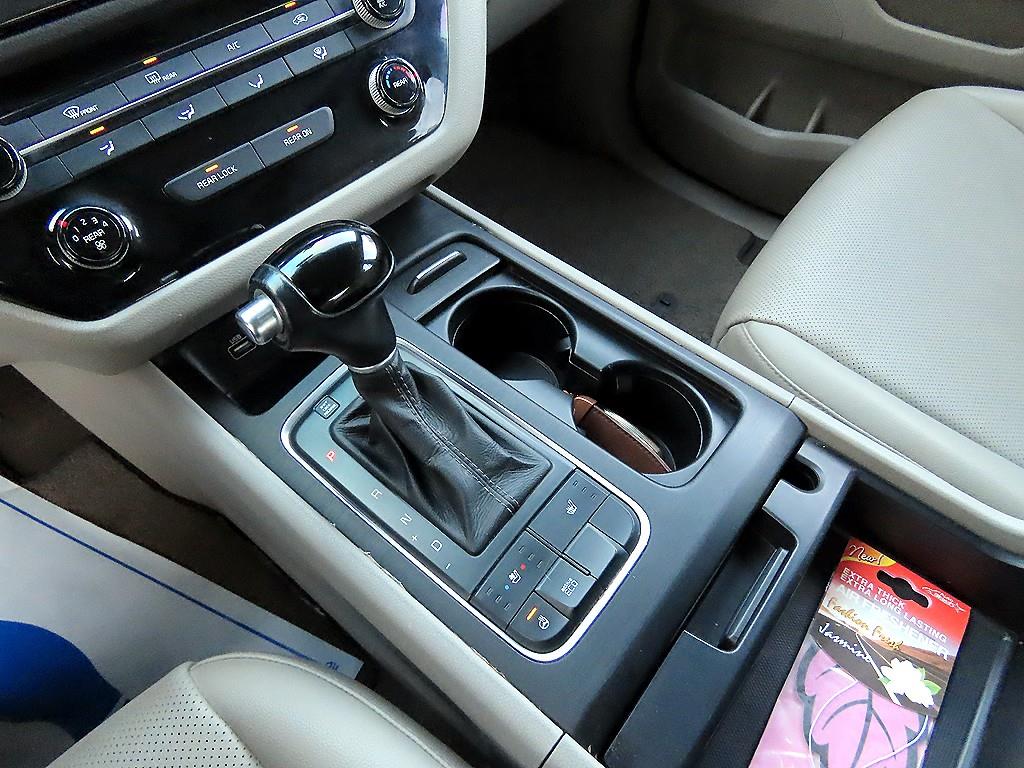 KIA Carnival - Vista 11