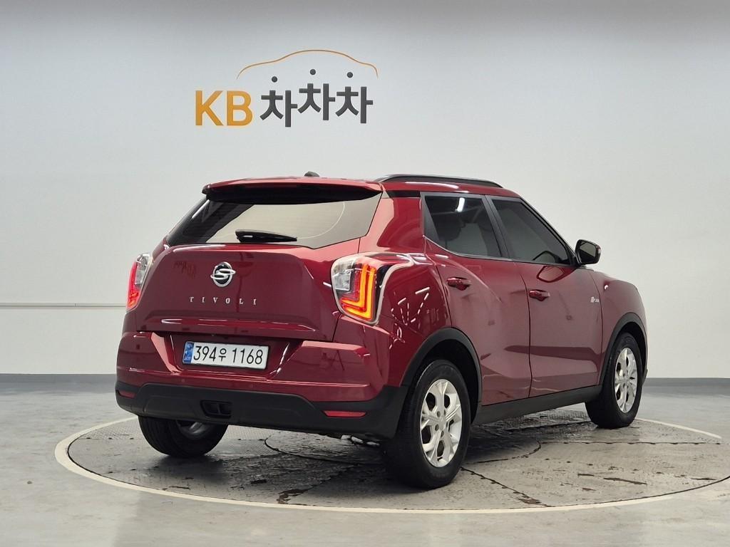 Ssangyong Tivoli - Vista 4