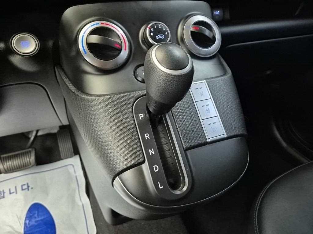 HYUNDAI Casper - Vista 8