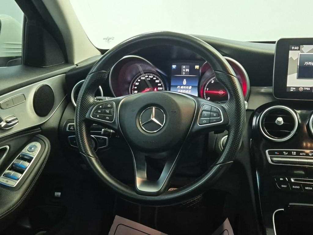 Mercedes Benz C Class - Vista 9