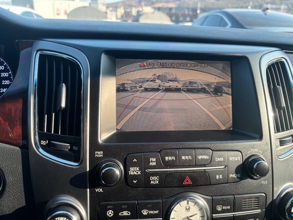 HYUNDAI Equus - Vista 9