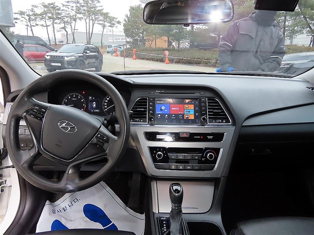 HYUNDAI Sonata - Vista 7