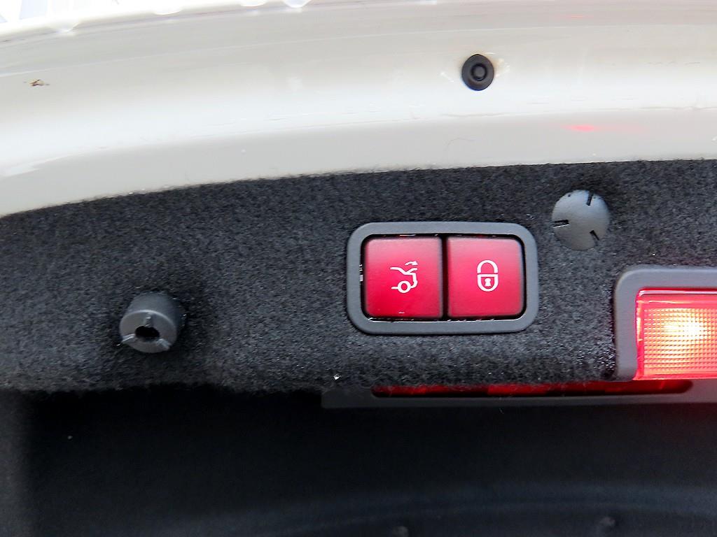 Mercedes Benz C Class 2016 Blanco - Importación desde Corea - HF Imports Iquique - Foto 16