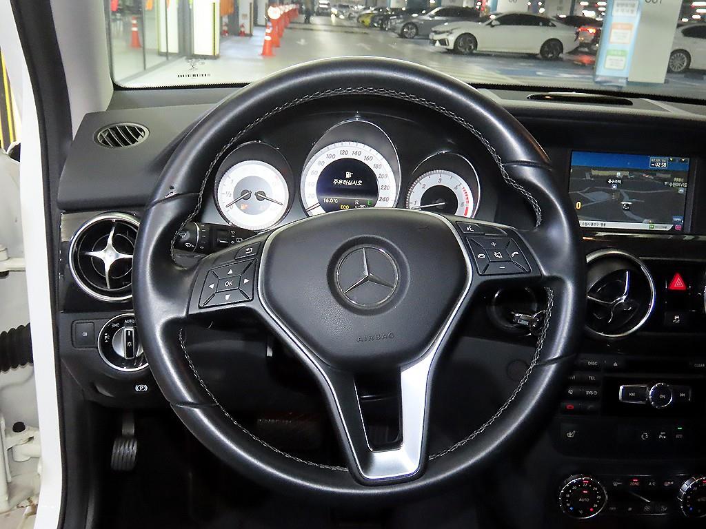 Mercedes Benz GLK Class - Vista 8