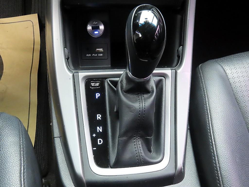 HYUNDAI Avante - Vista 10