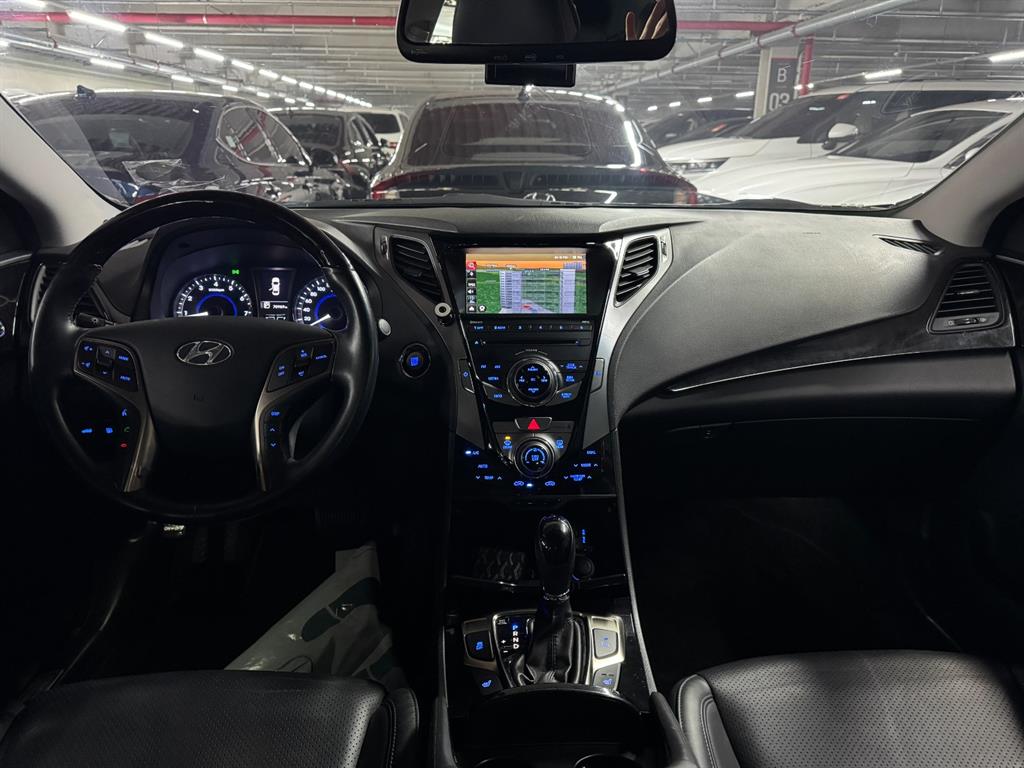 HYUNDAI Grandeur - Vista 5