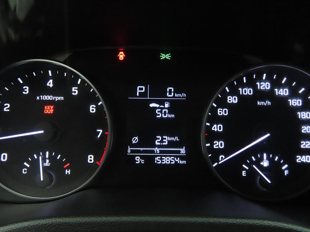 HYUNDAI Avante - Vista 9