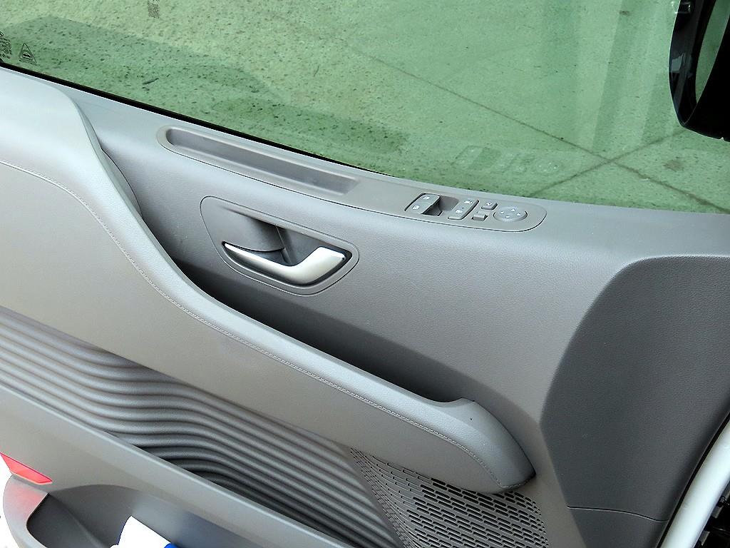 HYUNDAI Staria - Vista 11