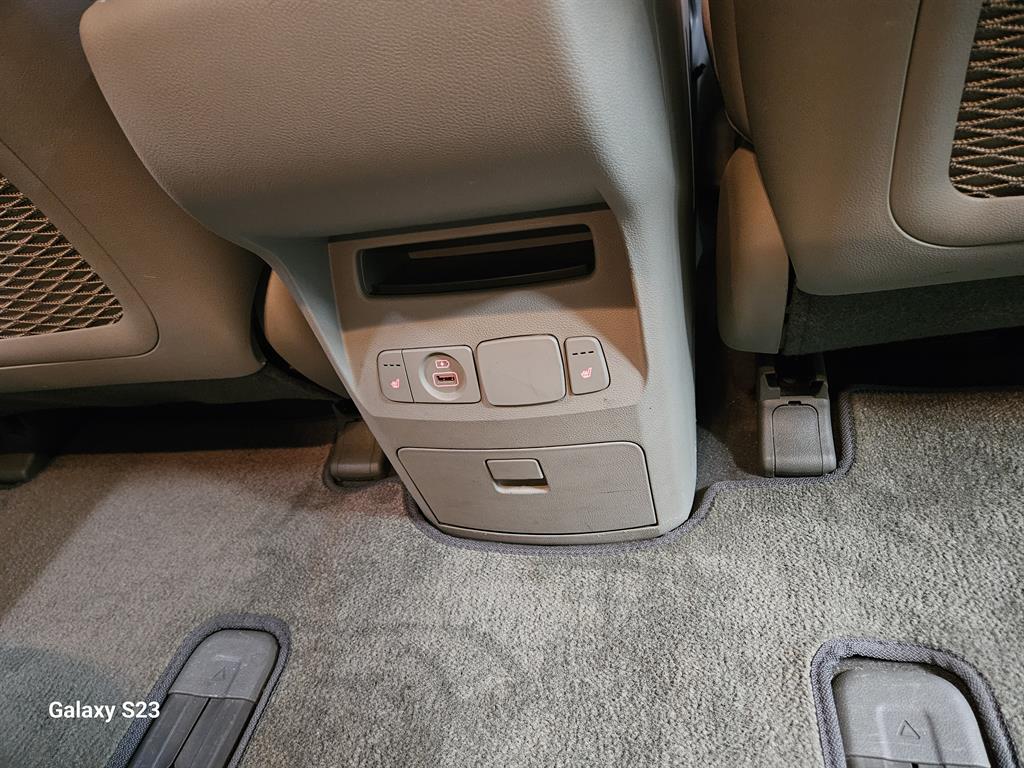 KIA Carnival - Vista 9