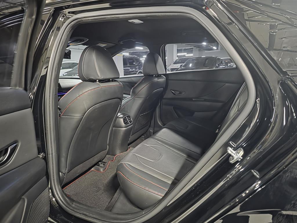 HYUNDAI Avante - Vista 10