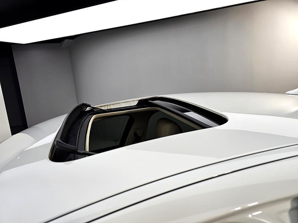 Jaguar XF - Vista 12