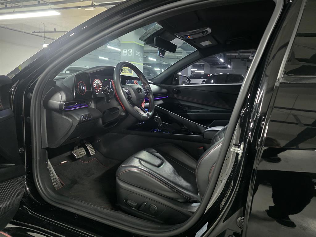 HYUNDAI Avante - Vista 9