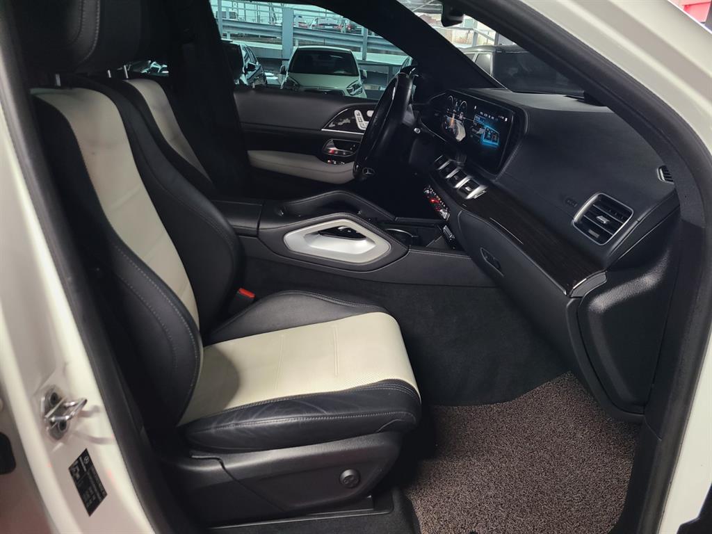 Mercedes Benz GLE Class - Vista 8