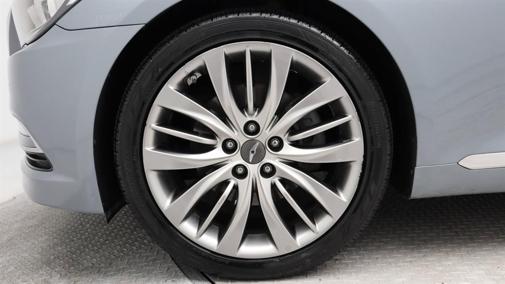 HYUNDAI Genesis - Vista 9