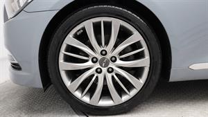 HYUNDAI Genesis - Vista 10