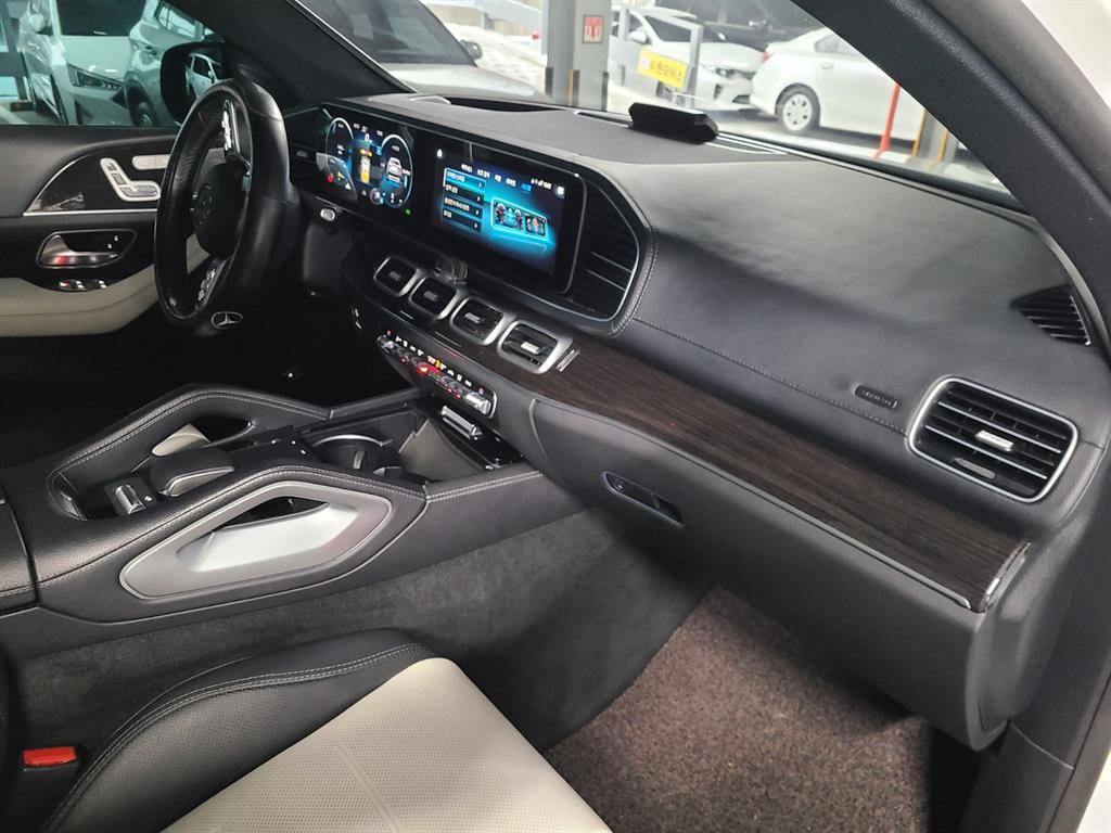 Mercedes Benz GLE Class - Vista 9