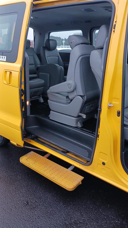 HYUNDAI Starex 2017 Amarillo - Importación desde Corea - HF Imports Iquique - Foto 18