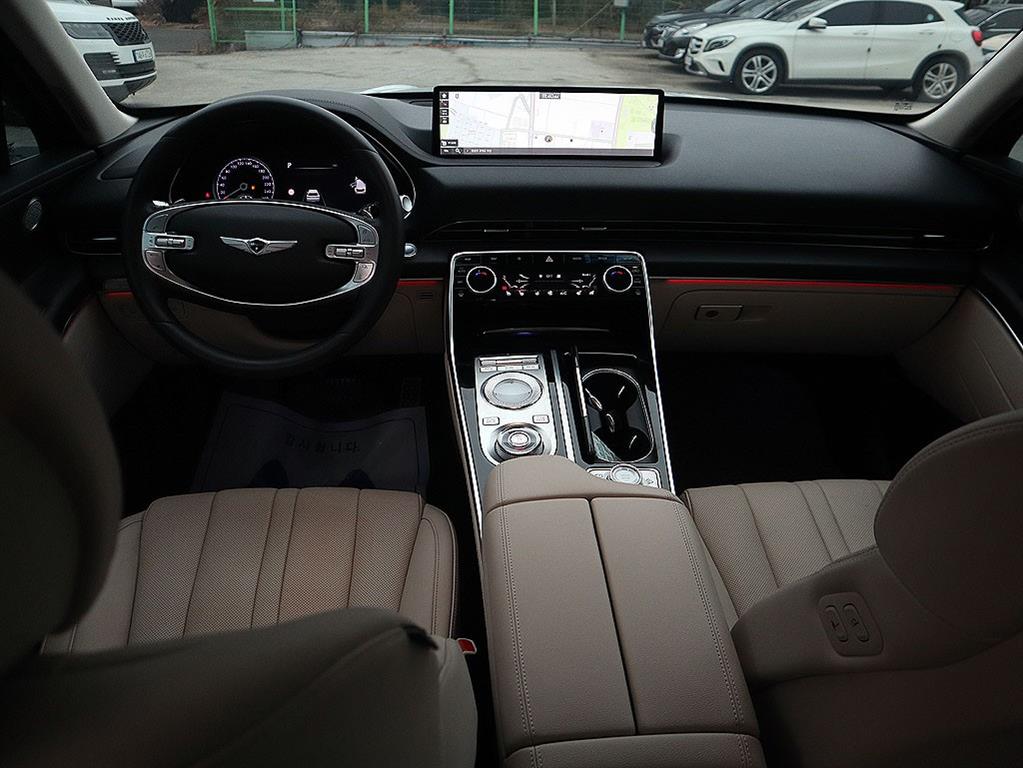 Genesis GV80 - Vista 9