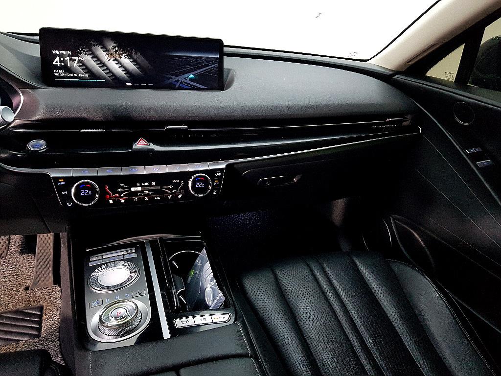 Genesis G80 - Vista 10