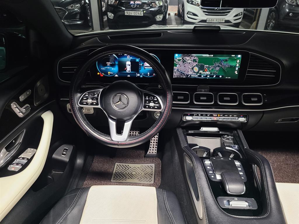 Mercedes Benz GLE Class - Vista 6