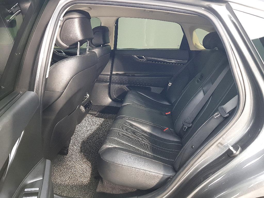 Genesis G80 - Vista 9