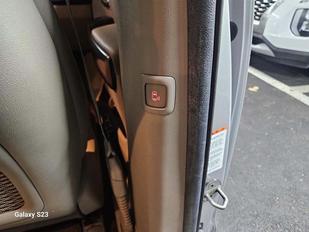 KIA Carnival - Vista 10