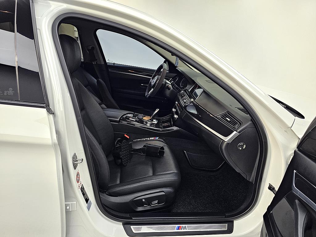 BMW 5 Series - Vista 10