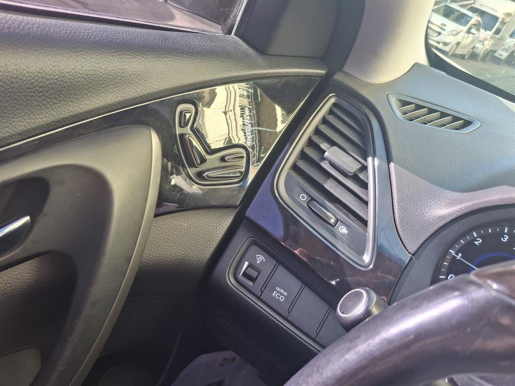 HYUNDAI Grandeur - Vista 10