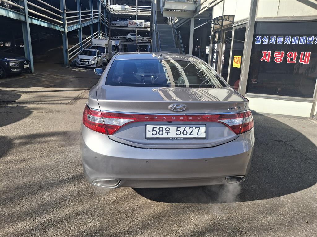 HYUNDAI Grandeur - Vista 4