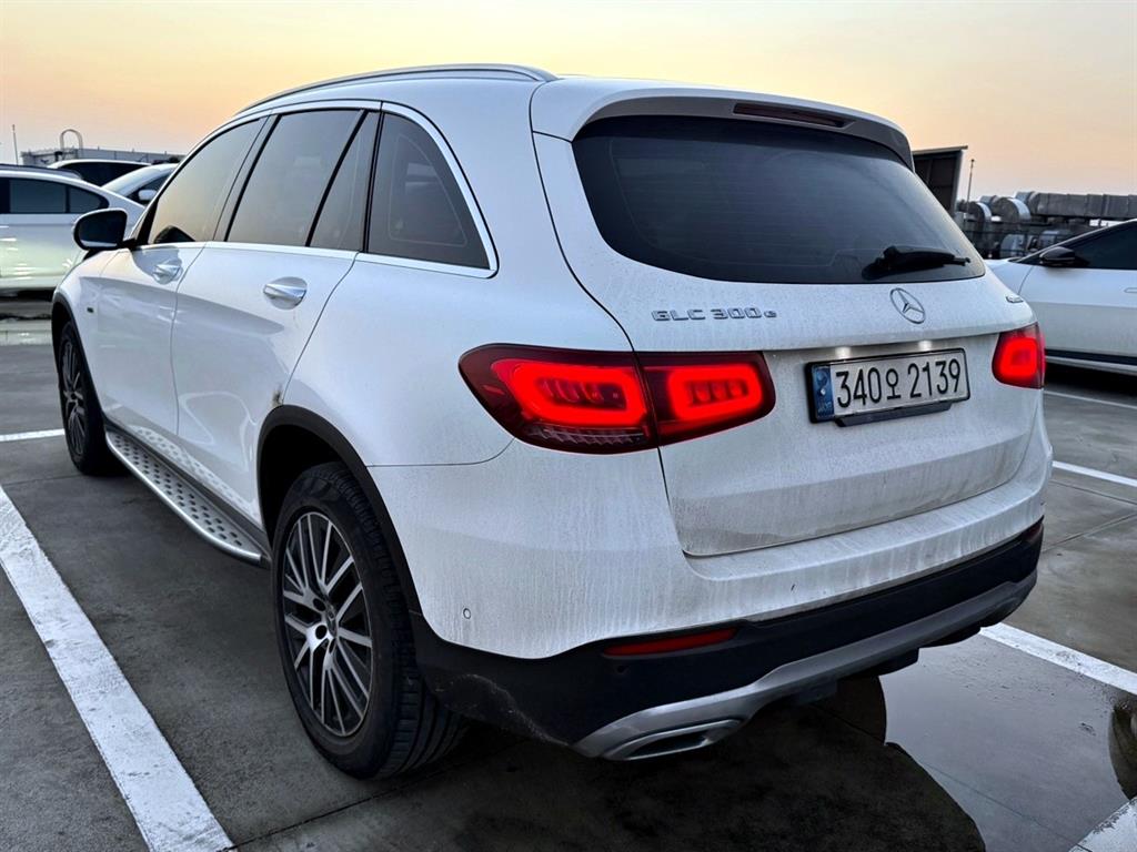 Mercedes Benz GLC Class - Vista 4