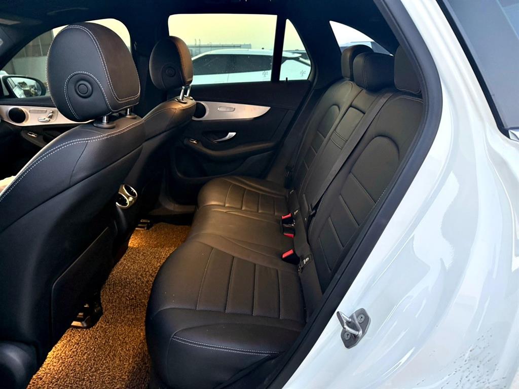 Mercedes Benz GLC Class - Vista 8