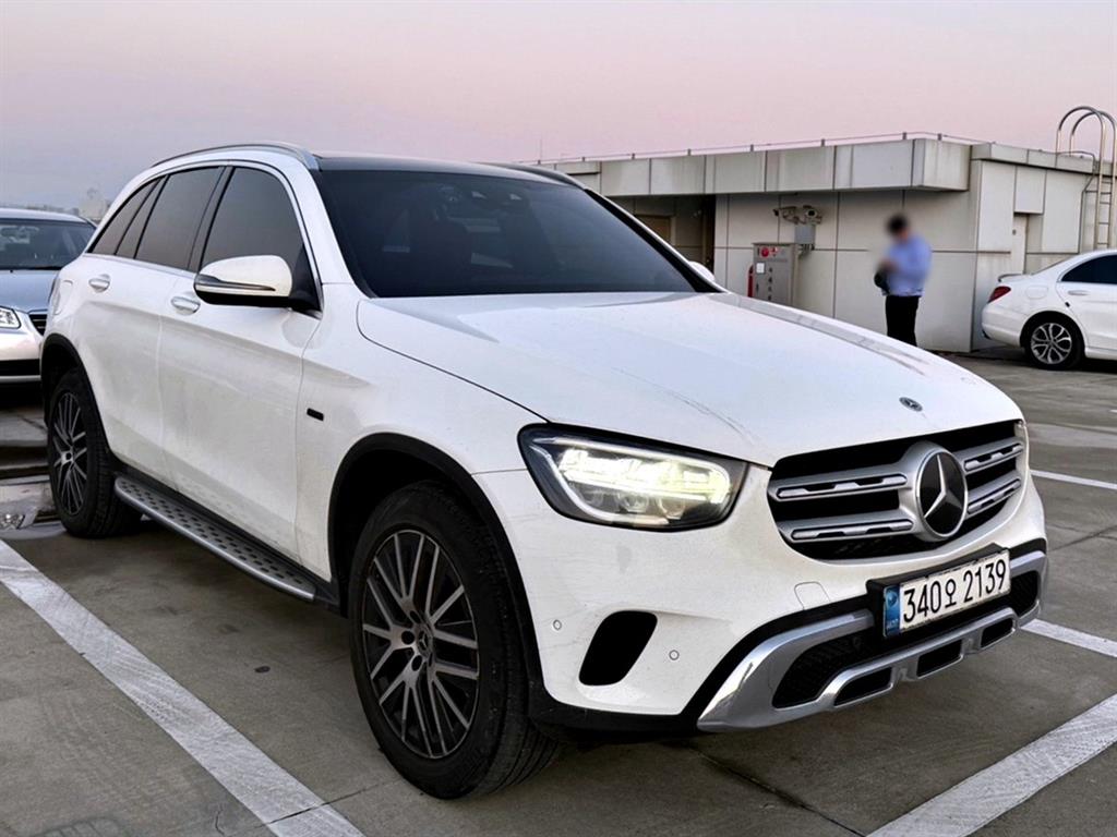 Mercedes Benz GLC Class - Vista 5
