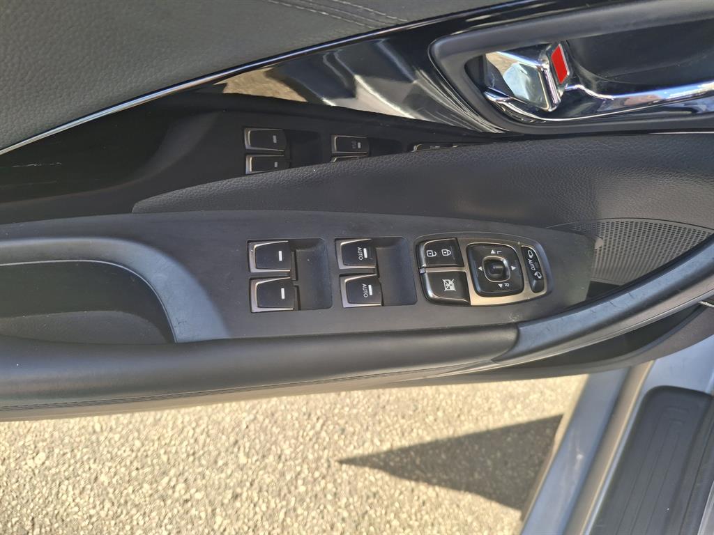 HYUNDAI Grandeur - Vista 11