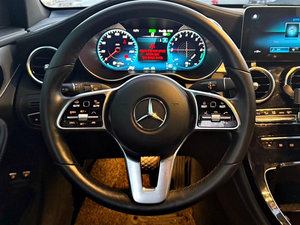 Mercedes Benz GLC Class - Vista 9