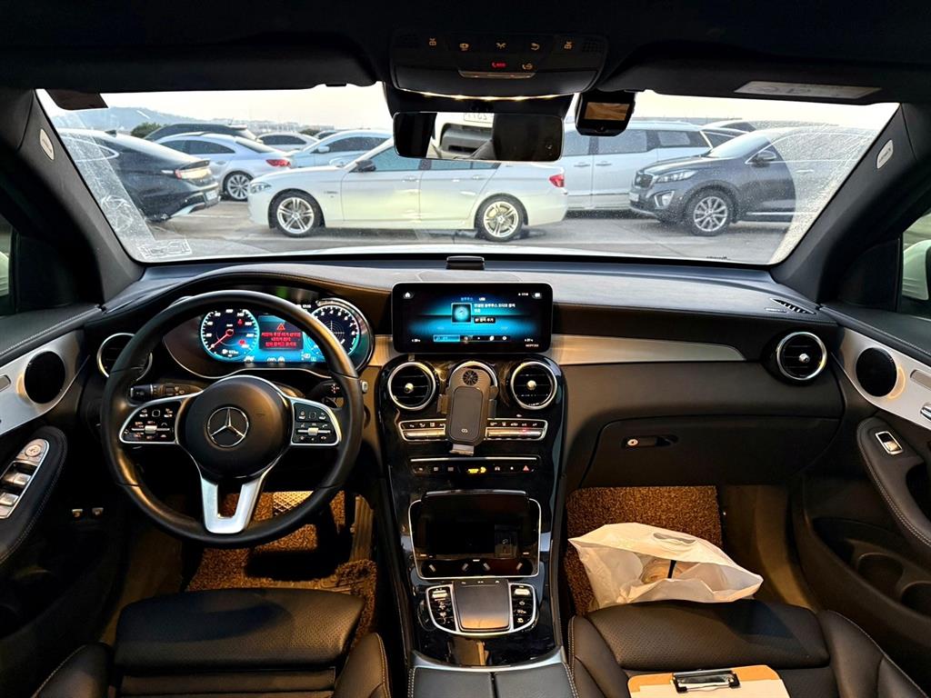 Mercedes Benz GLC Class - Vista 6