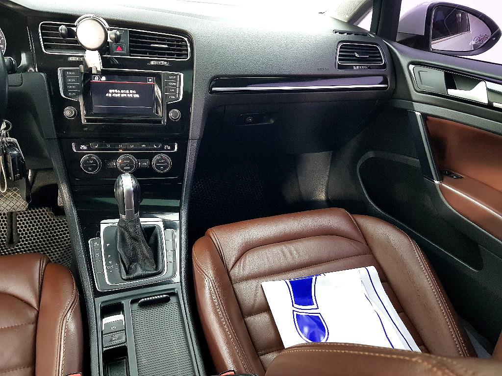 Volkswagen Golf - Vista 10