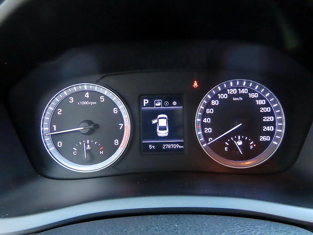 HYUNDAI Sonata - Vista 9