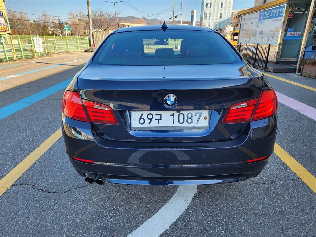 BMW 5 Series - Vista 4