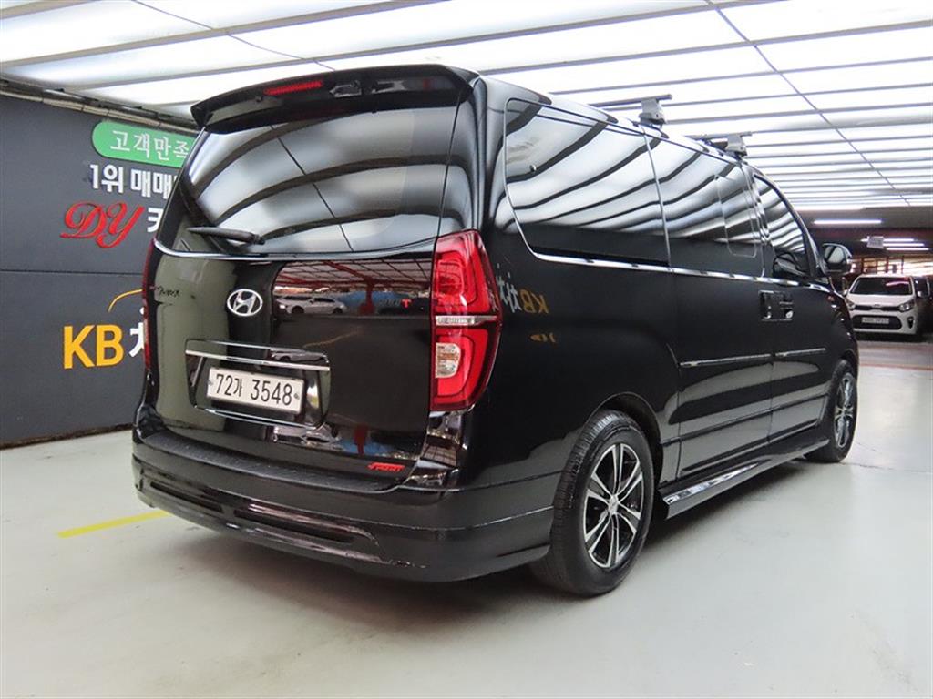 HYUNDAI Starex - Vista 4