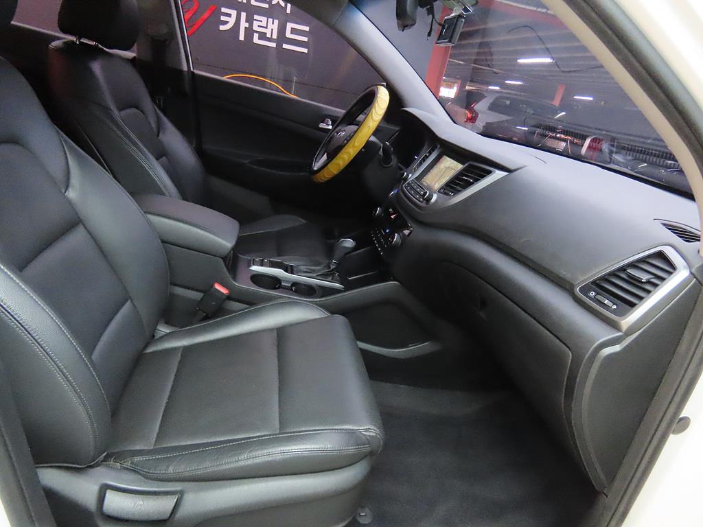 HYUNDAI Tucson - Vista 10