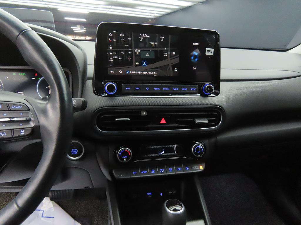 HYUNDAI Kona - Vista 10