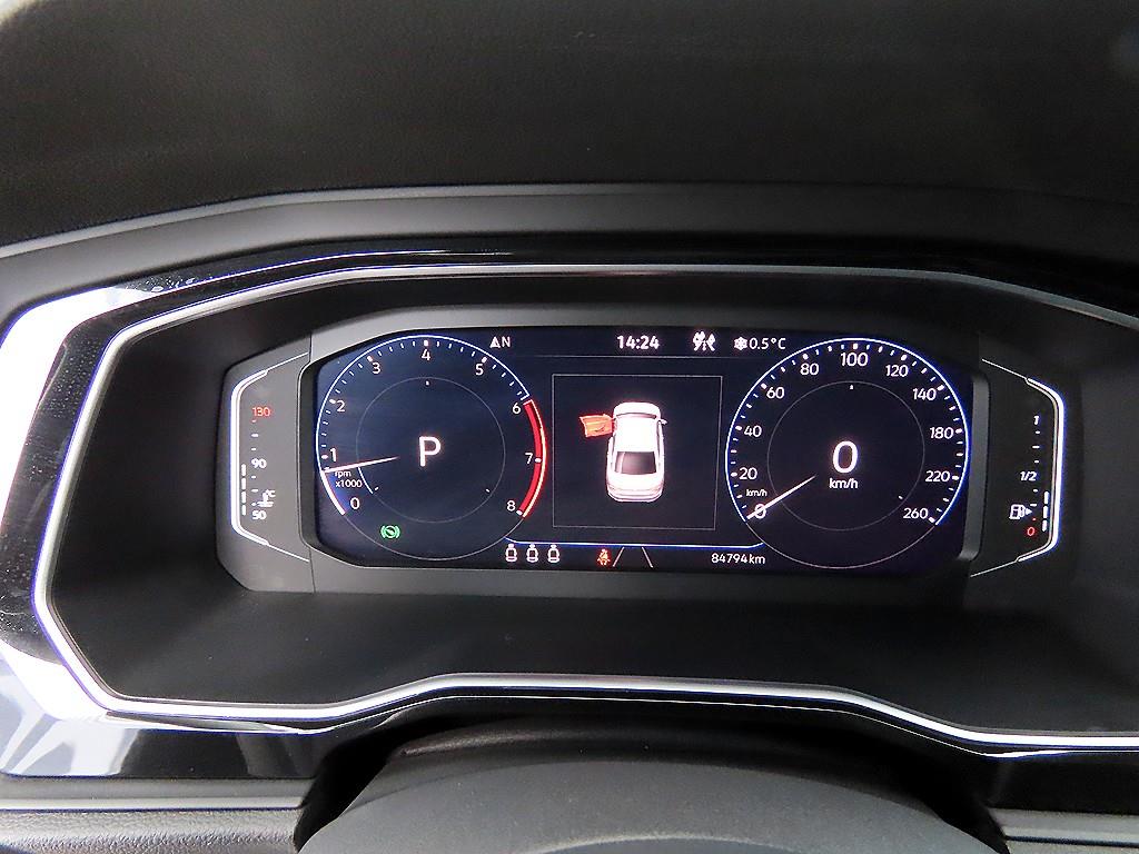 Volkswagen Jetta - Vista 9