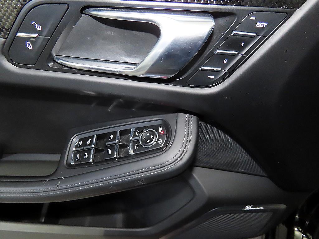 Porsche Macan 2018 Negro - Importación desde Corea - HF Imports Iquique - Foto 13