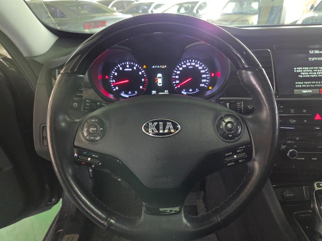 KIA K9 - Vista 9